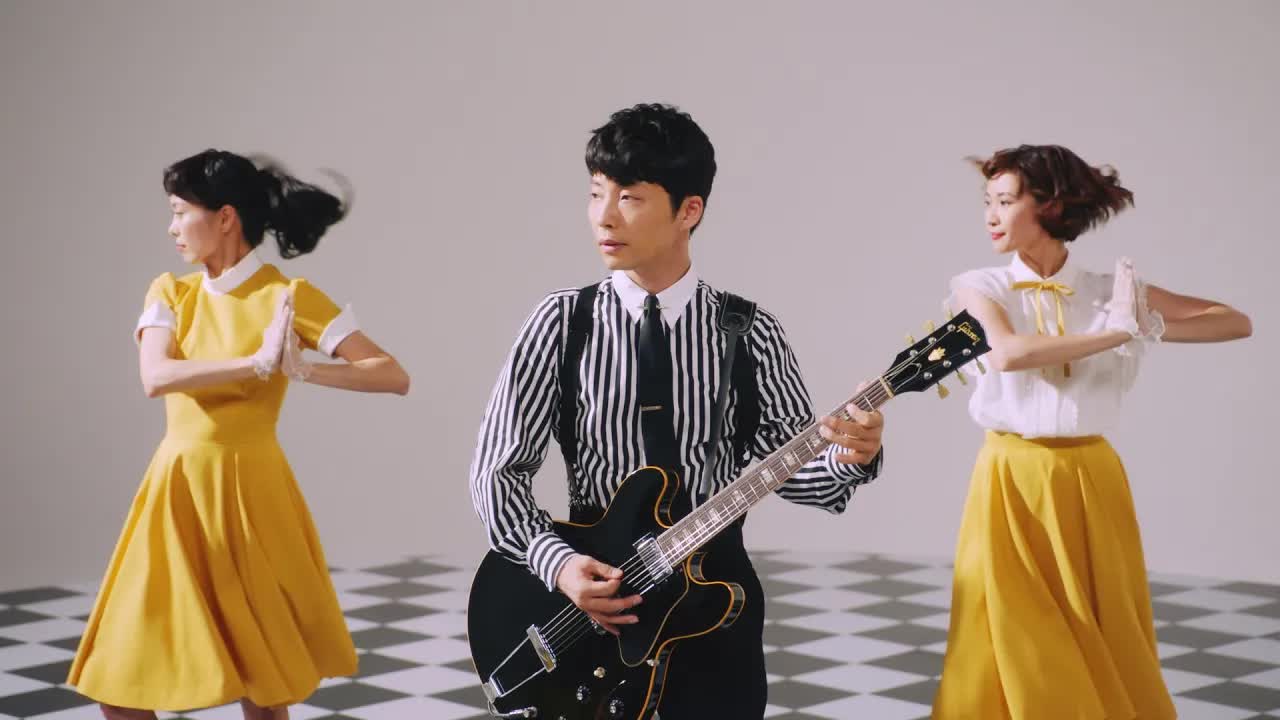 015 - 星野源 – 恋 (Official Video)